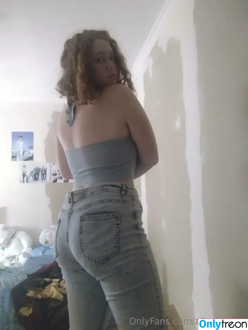 alicebakerr голая photo #0109 (alicerosebaker)