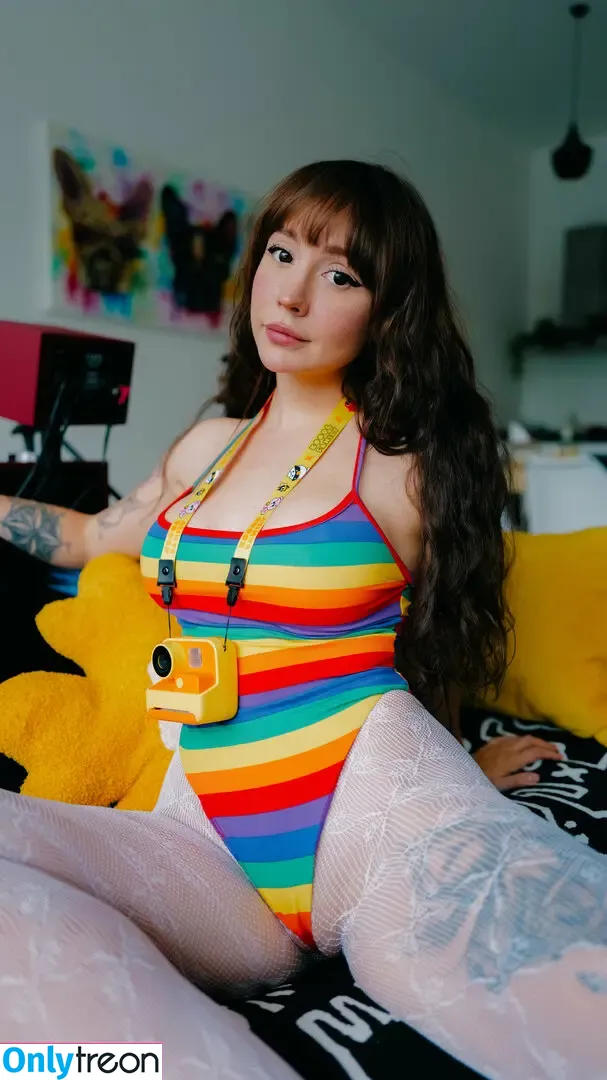 AliceBong nude photo #2045 (HheadShhot)
