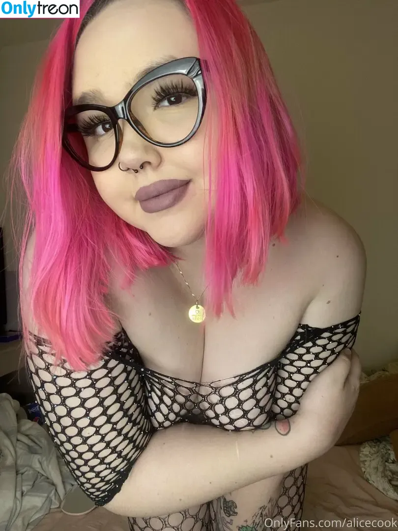 alicecook nude photo #0013 (alicecook_)