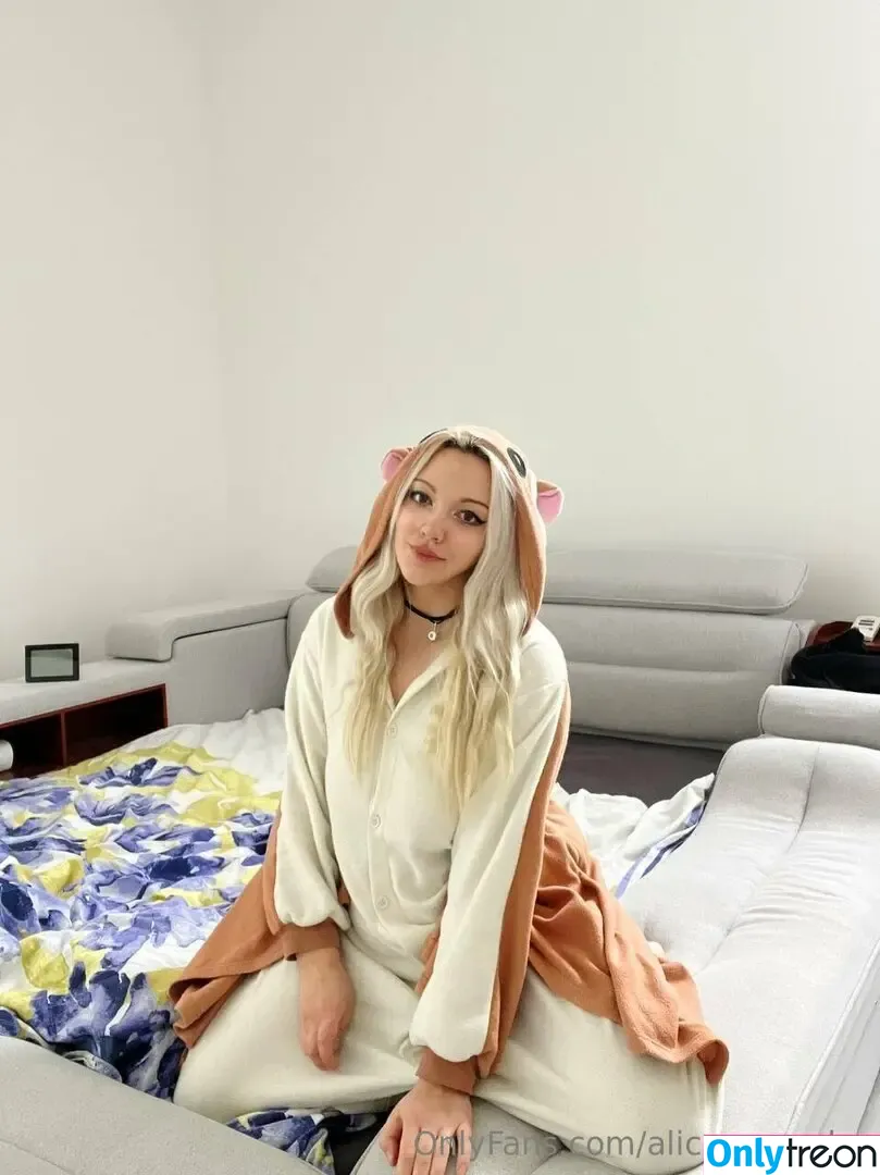 alicee777709 nude photo #0013 (aaaliceee777)