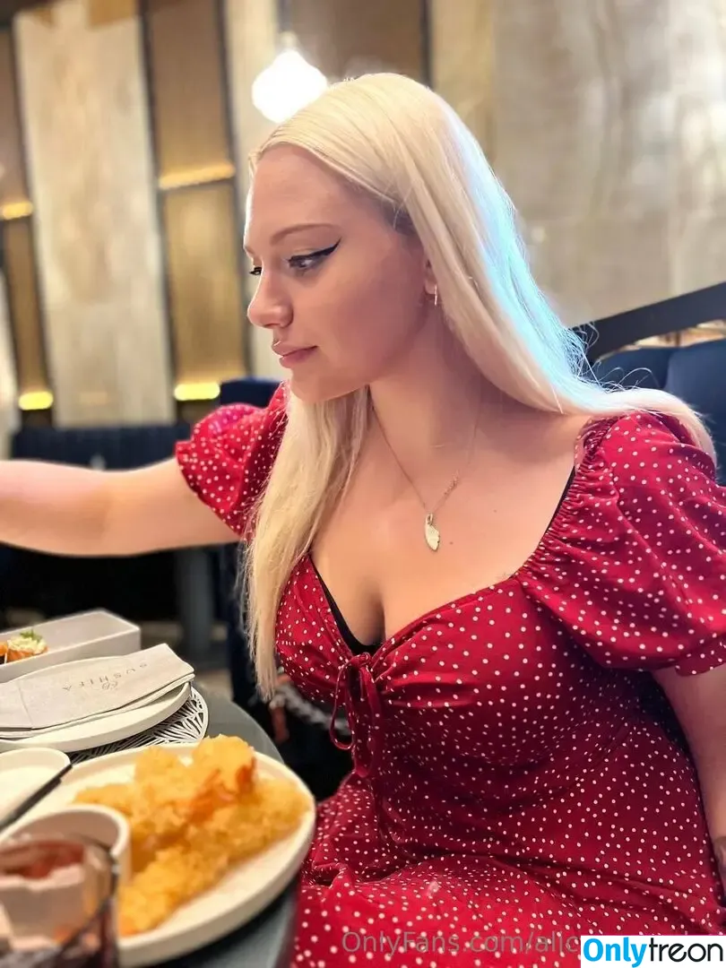 alicee777709 голая photo #0033 (aaaliceee777)