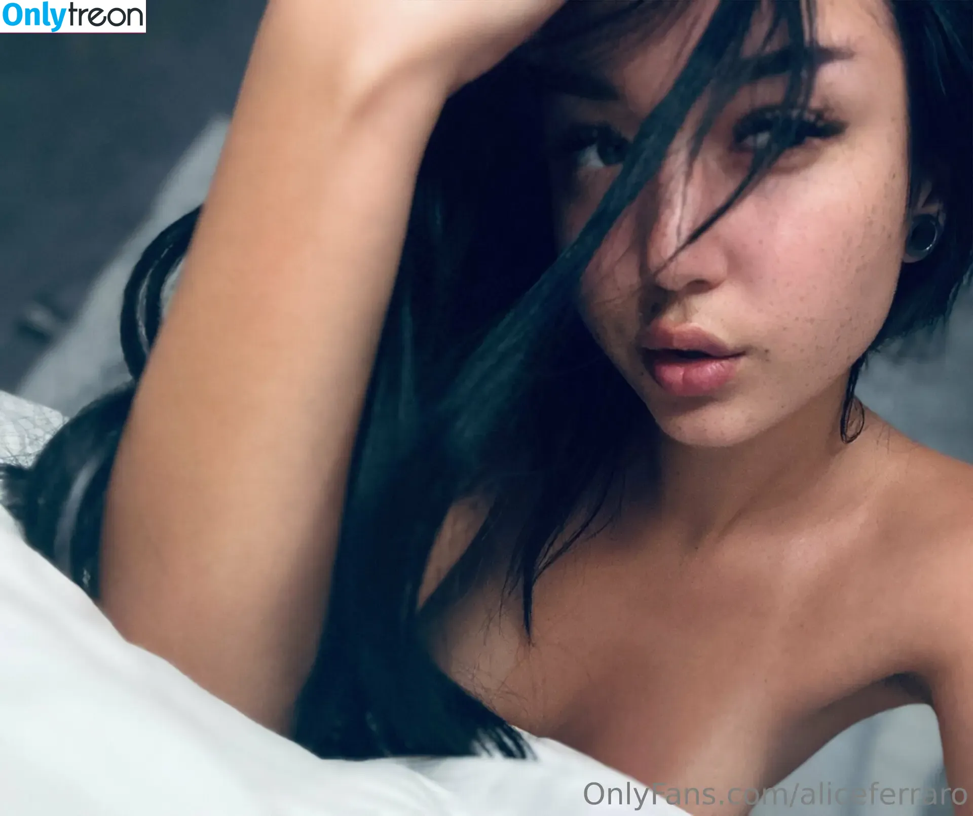 aliceferraro nude photo #0035 (_ali_ferraro)