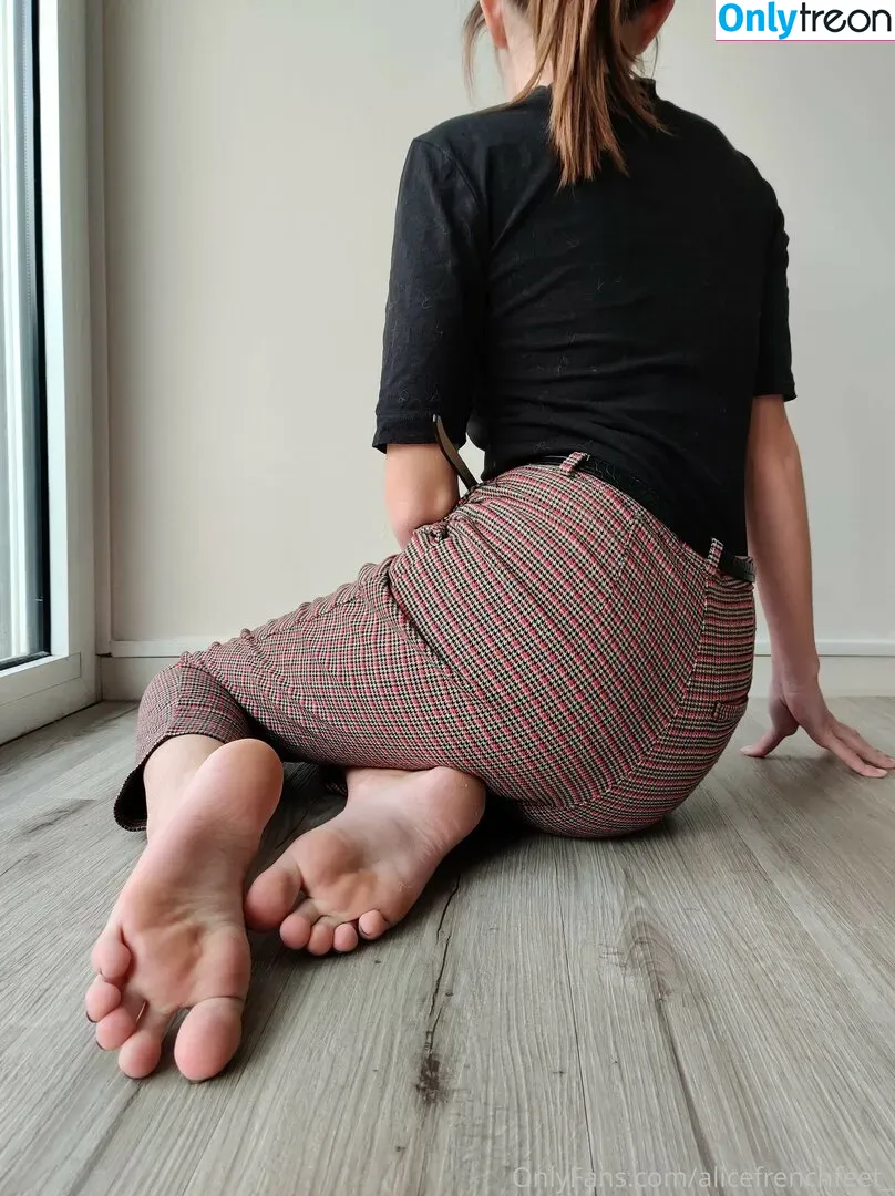 alicefrenchfeet nude photo #0221 (alice.frenchfeet)