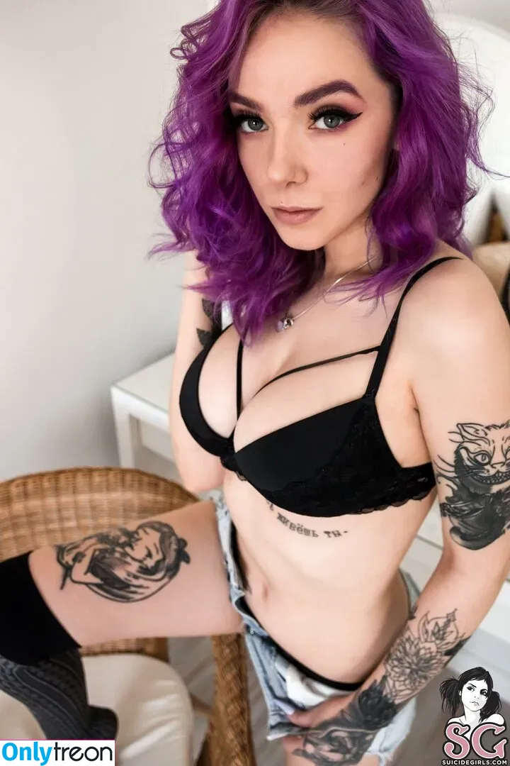 Aliceverner голая photo #0020 (alicevernersuicide)