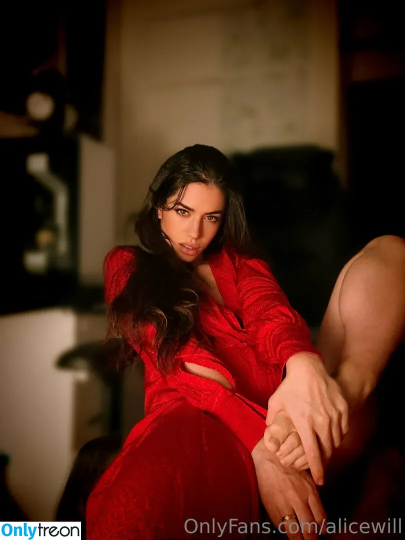 Alicewill голая photo #0211 (alicewill22)