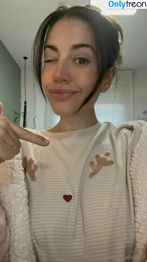 Alicewill голая photo #0412 (alicewill22)