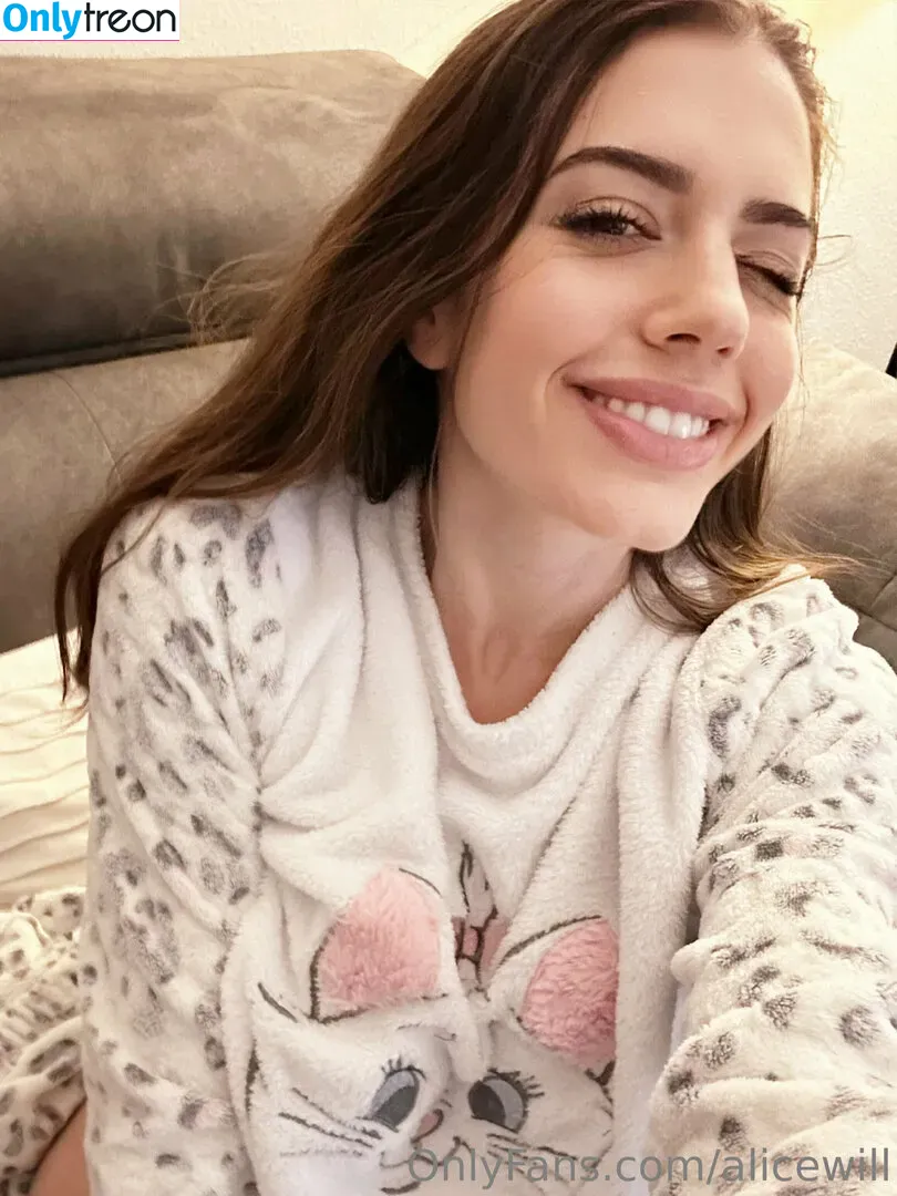 Alicewill голая photo #0414 (alicewill22)