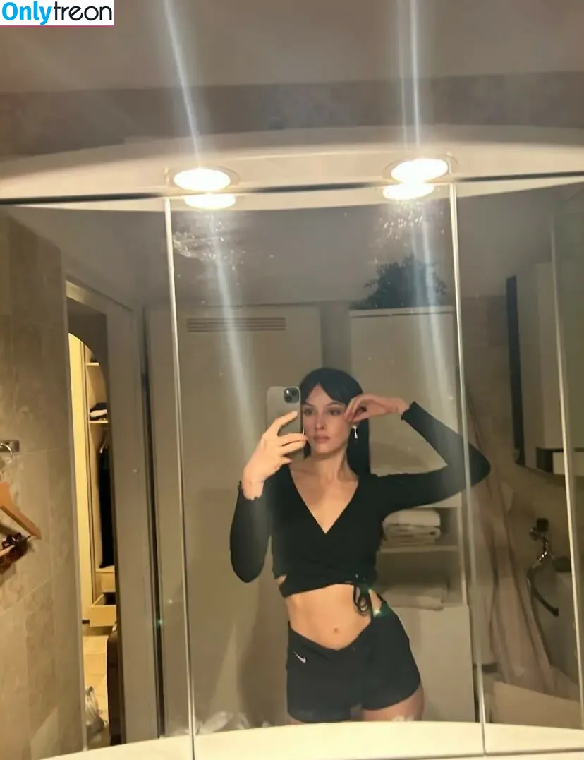 Aliceyourbarista nude photo #0018 (aliceeluvv3)