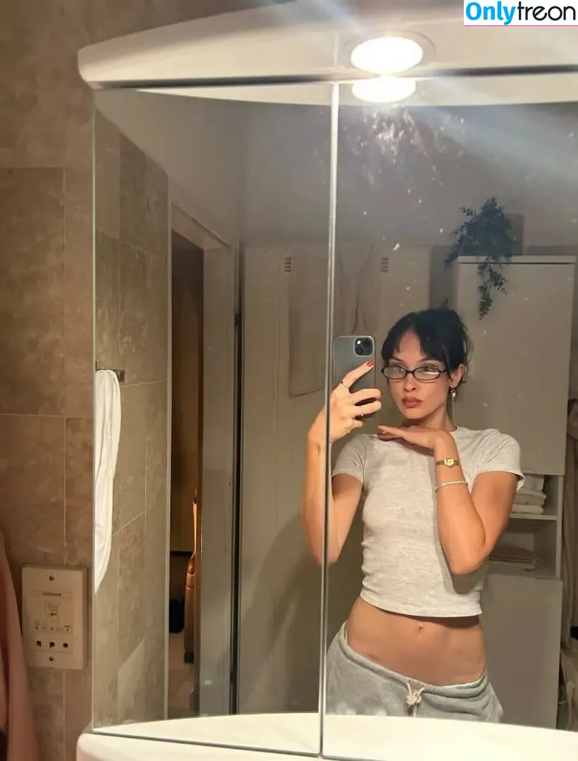 Aliceyourbarista nude photo #0023 (aliceeluvv3)