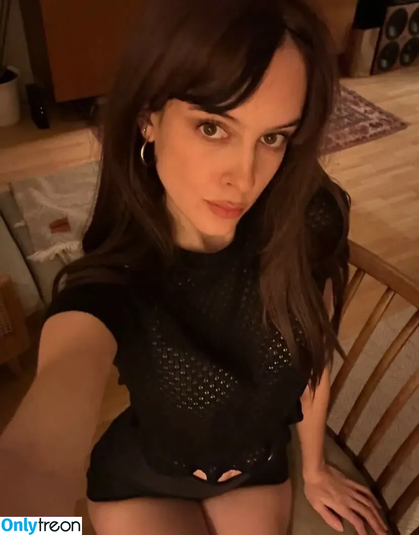 Aliceyourbarista nude photo #0031 (aliceeluvv3)