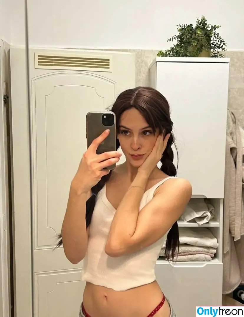 Aliceyourbarista nude photo #0040 (aliceeluvv3)