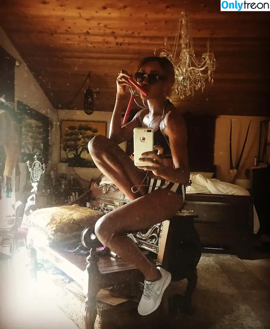 Alicia Fox nude photo #0031 (alicia__foxy / aliciafoxxy98)
