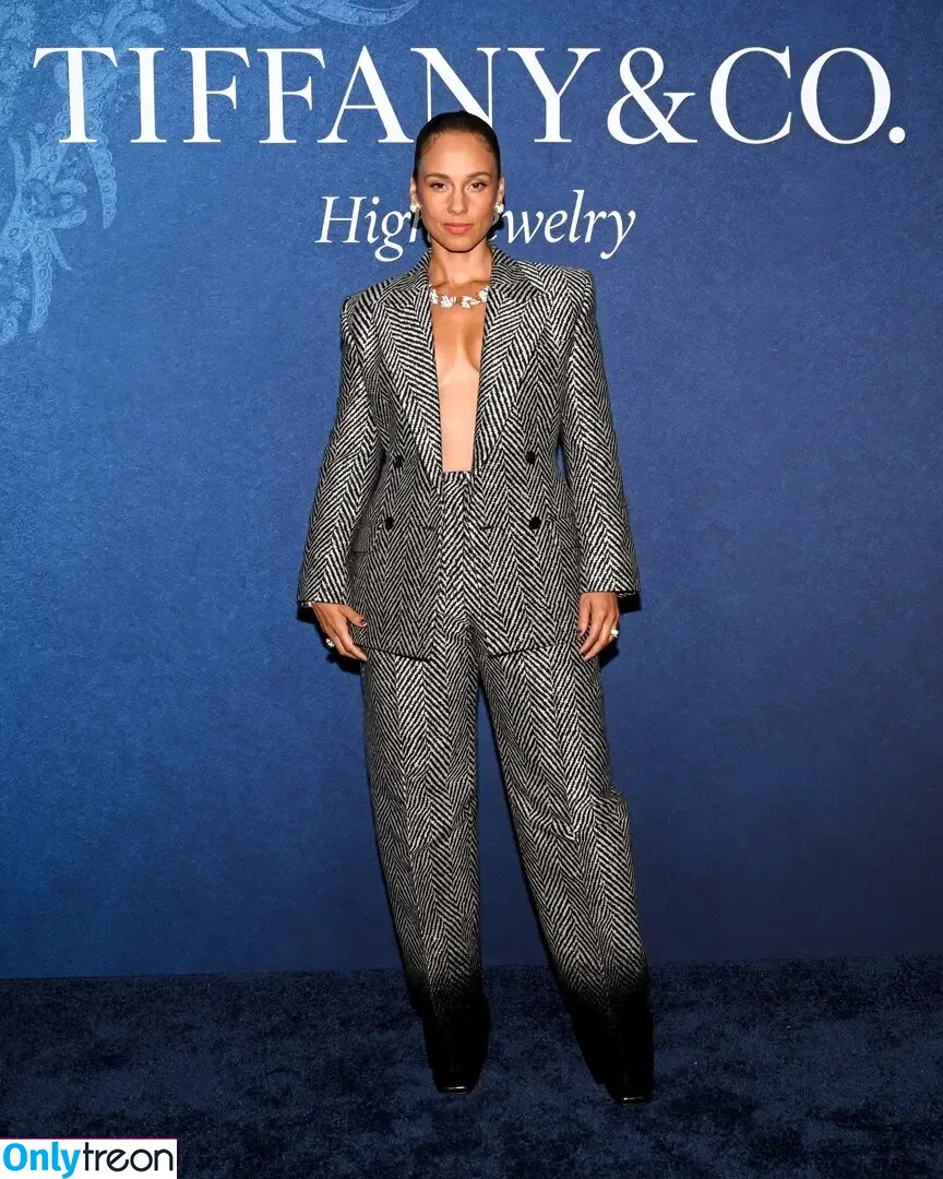 Alicia Keys nude photo #0322 (aliciakeys / ayxxxclusive)