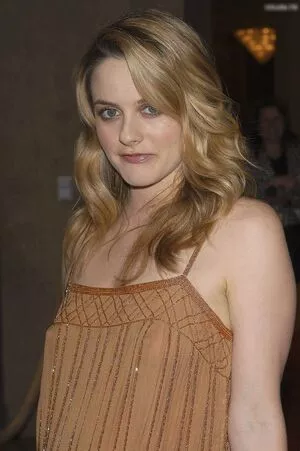 Alicia Silverstone / AliciaSilv / aliciasilverstone nude photo #0157