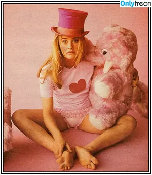 Alicia Silverstone / AliciaSilv / aliciasilverstone фото голая #0236
