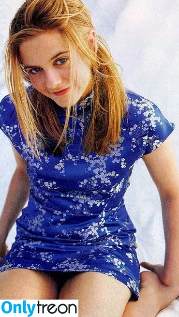Alicia Silverstone nude photo #0022 (AliciaSilv / aliciasilverstone)