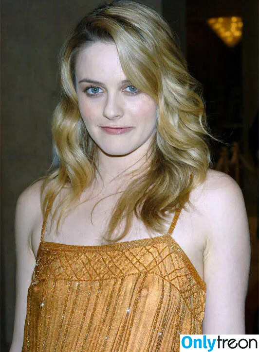 Alicia Silverstone nude photo #0025 (AliciaSilv / aliciasilverstone)