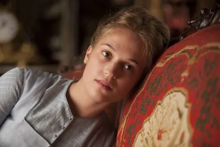 Alicia Vikander / aliciavikanderdaily фото голая #0033