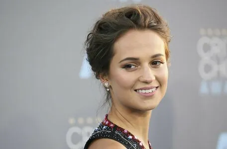 Alicia Vikander / aliciavikanderdaily фото голая #0211