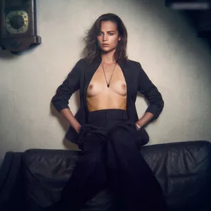 Alicia Vikander / aliciavikanderdaily фото голая #0237