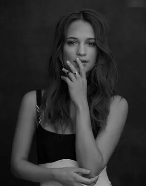 Alicia Vikander / aliciavikanderdaily фото голая #0254