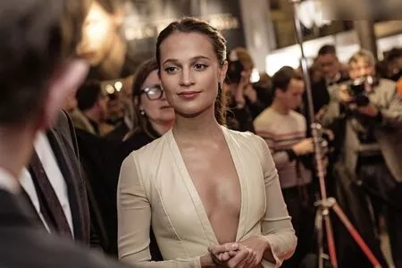 Alicia Vikander / aliciavikanderdaily фото голая #0275