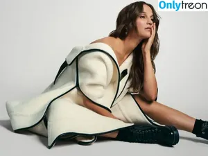 Alicia Vikander / aliciavikanderdaily фото голая #0628