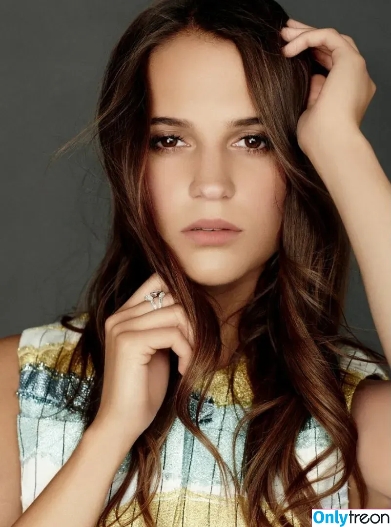 Alicia Vikander голая photo #0041 (aliciavikanderdaily)
