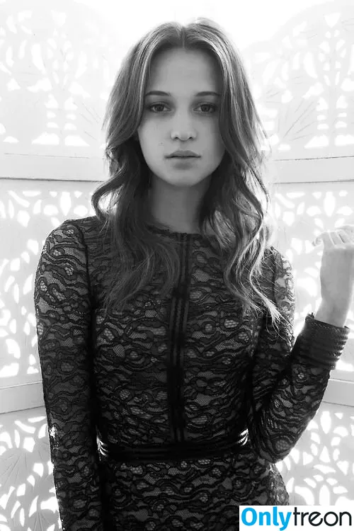 Alicia Vikander голая photo #0054 (aliciavikanderdaily)