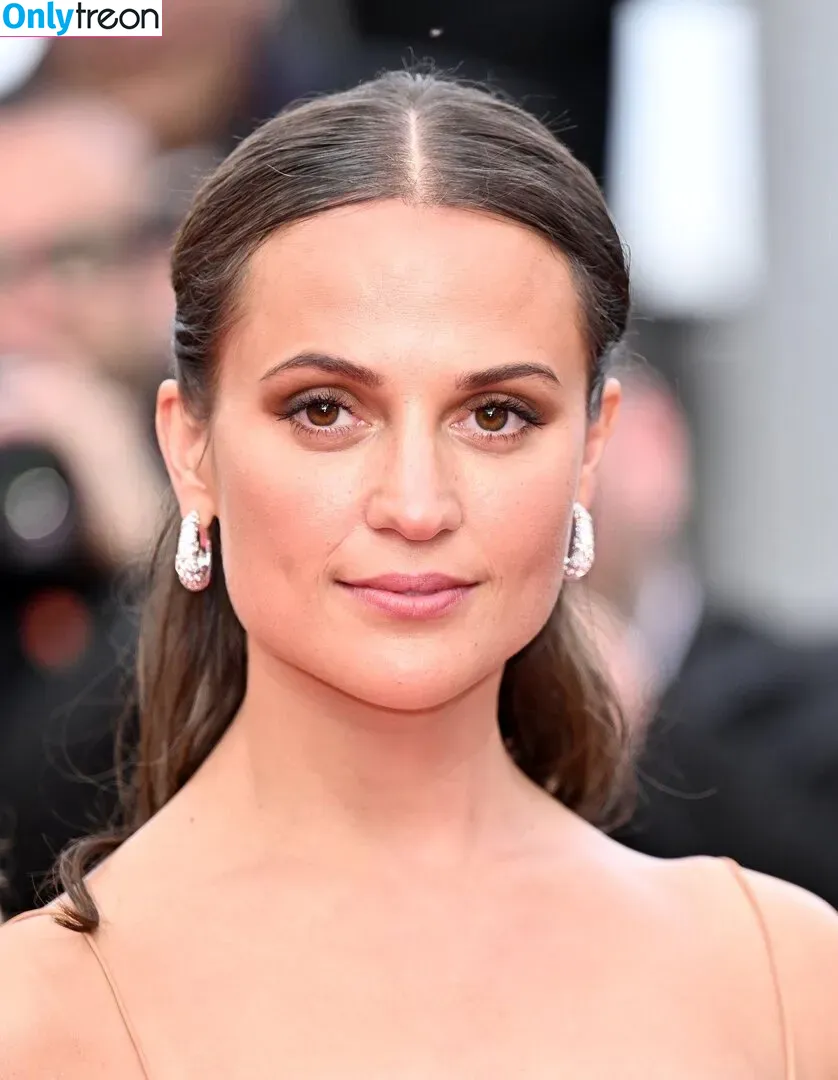 Alicia Vikander голая photo #0077 (aliciavikanderdaily)