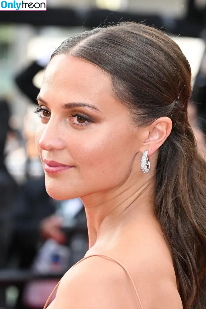 Alicia Vikander голая photo #0090 (aliciavikanderdaily)