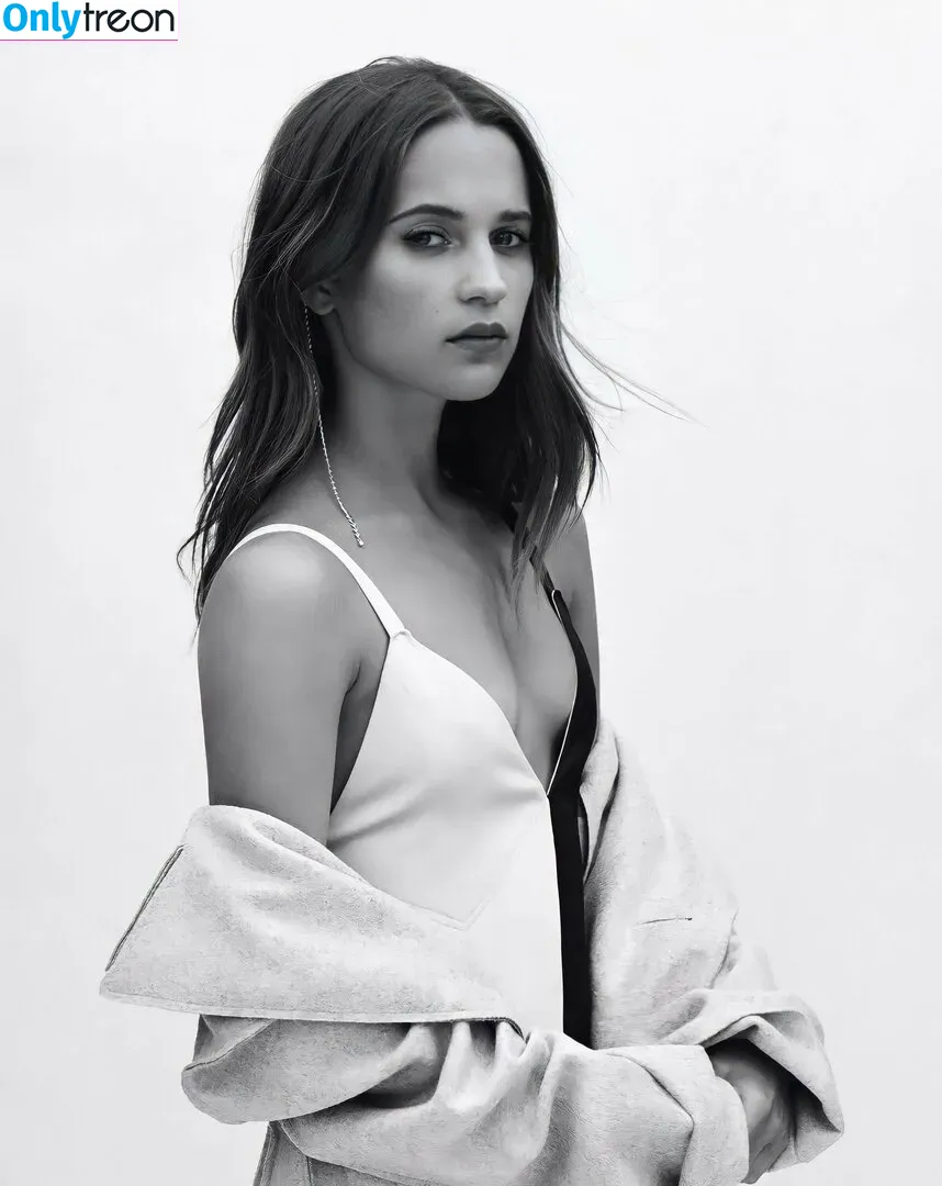 Alicia Vikander голая photo #0150 (aliciavikanderdaily)