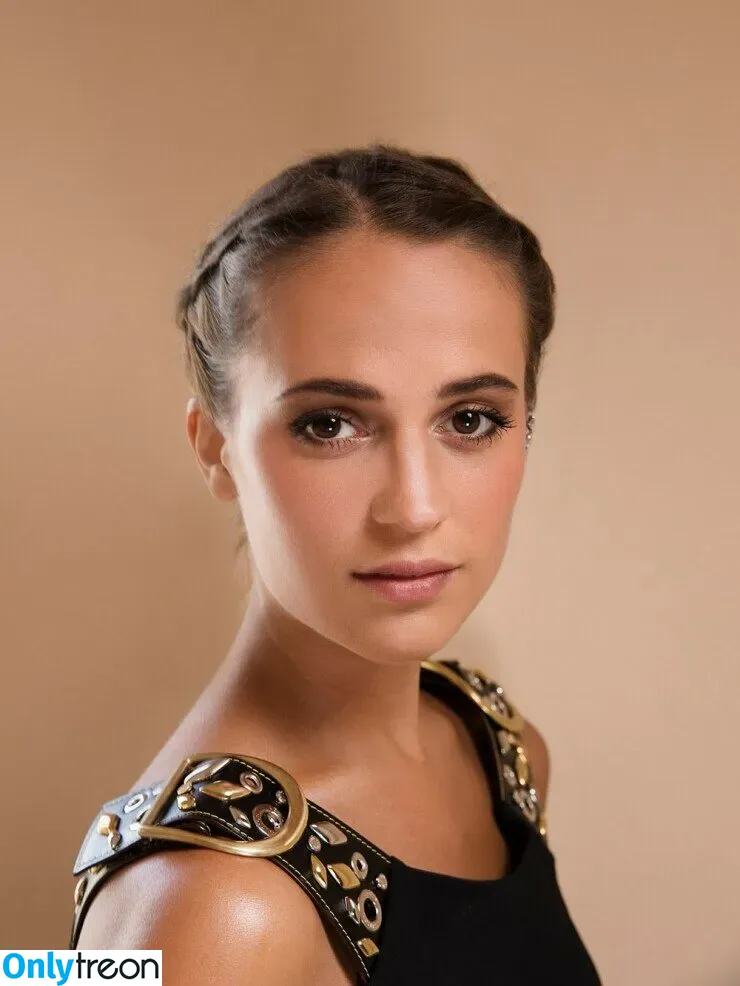 Alicia Vikander голая photo #0225 (aliciavikanderdaily)