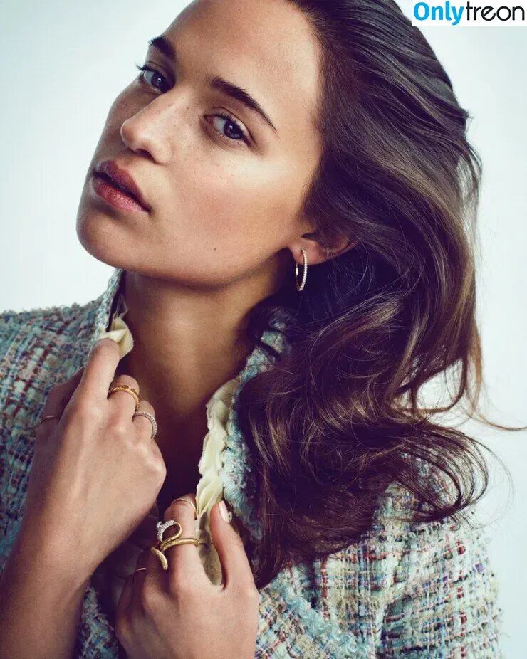 Alicia Vikander голая photo #0230 (aliciavikanderdaily)