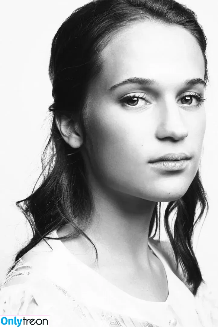 Alicia Vikander голая photo #0231 (aliciavikanderdaily)