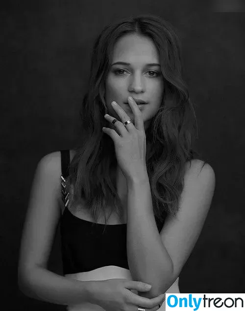 Alicia Vikander голая photo #0254 (aliciavikanderdaily)