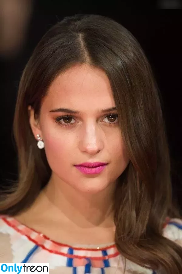 Alicia Vikander голая photo #0259 (aliciavikanderdaily)