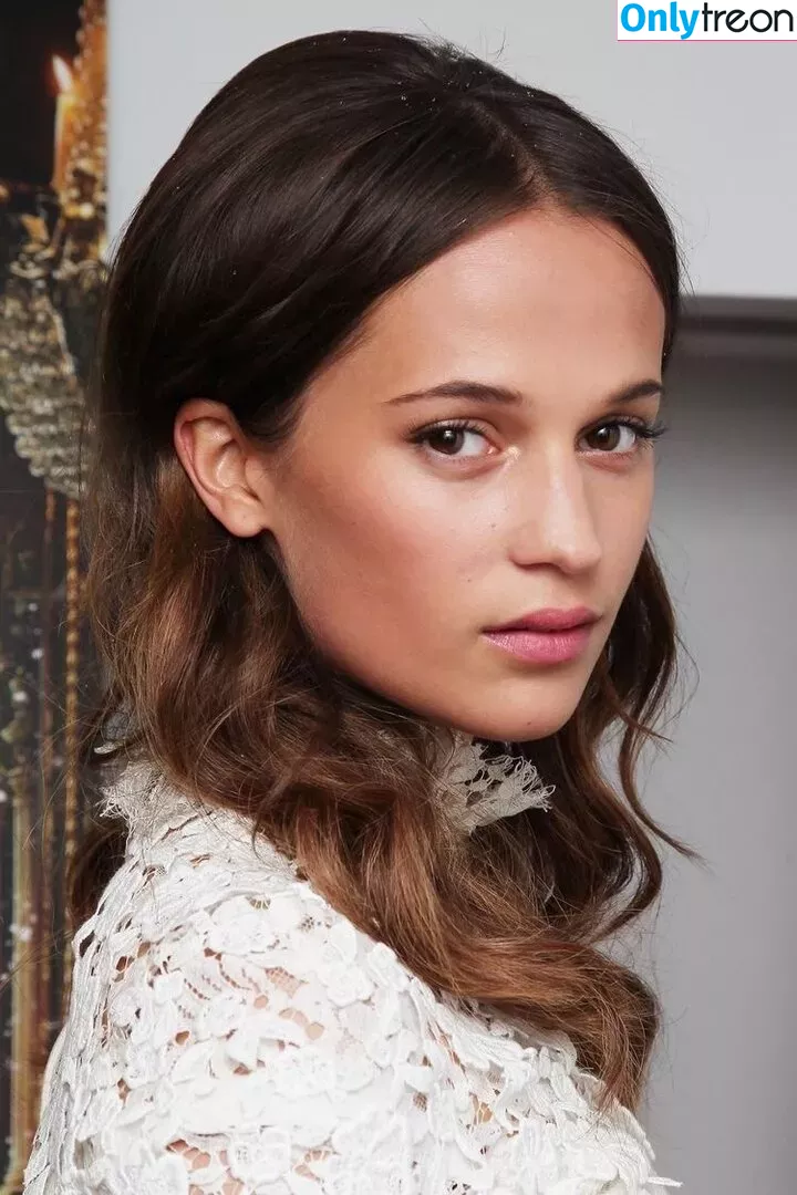 Alicia Vikander голая photo #0260 (aliciavikanderdaily)