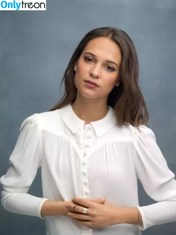 Alicia Vikander голая photo #0273 (aliciavikanderdaily)