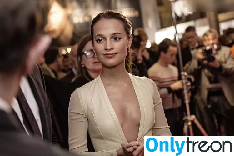 Alicia Vikander голая photo #0275 (aliciavikanderdaily)