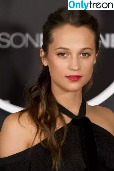 Alicia Vikander голая photo #0277 (aliciavikanderdaily)
