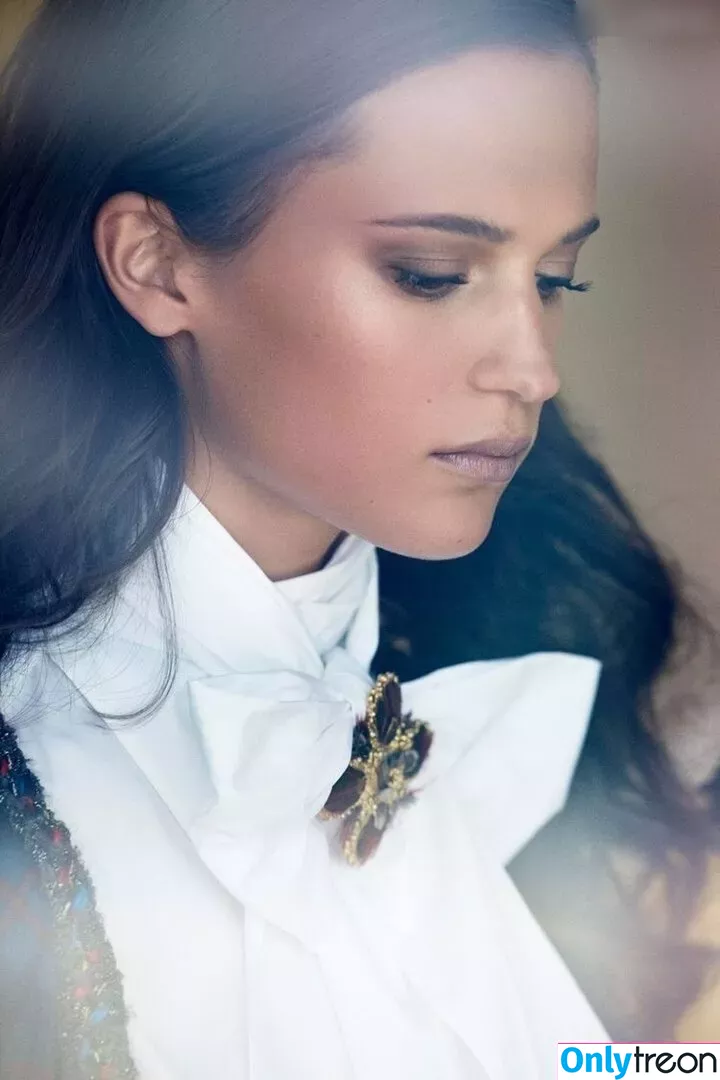 Alicia Vikander голая photo #0281 (aliciavikanderdaily)