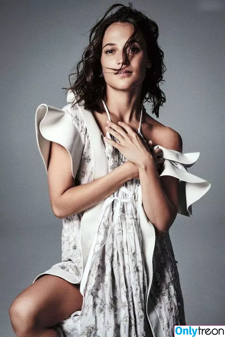 Alicia Vikander голая photo #0282 (aliciavikanderdaily)