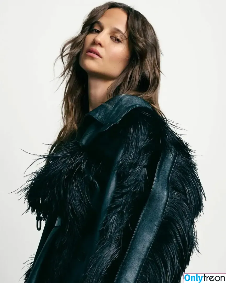 Alicia Vikander голая photo #0630 (aliciavikanderdaily)