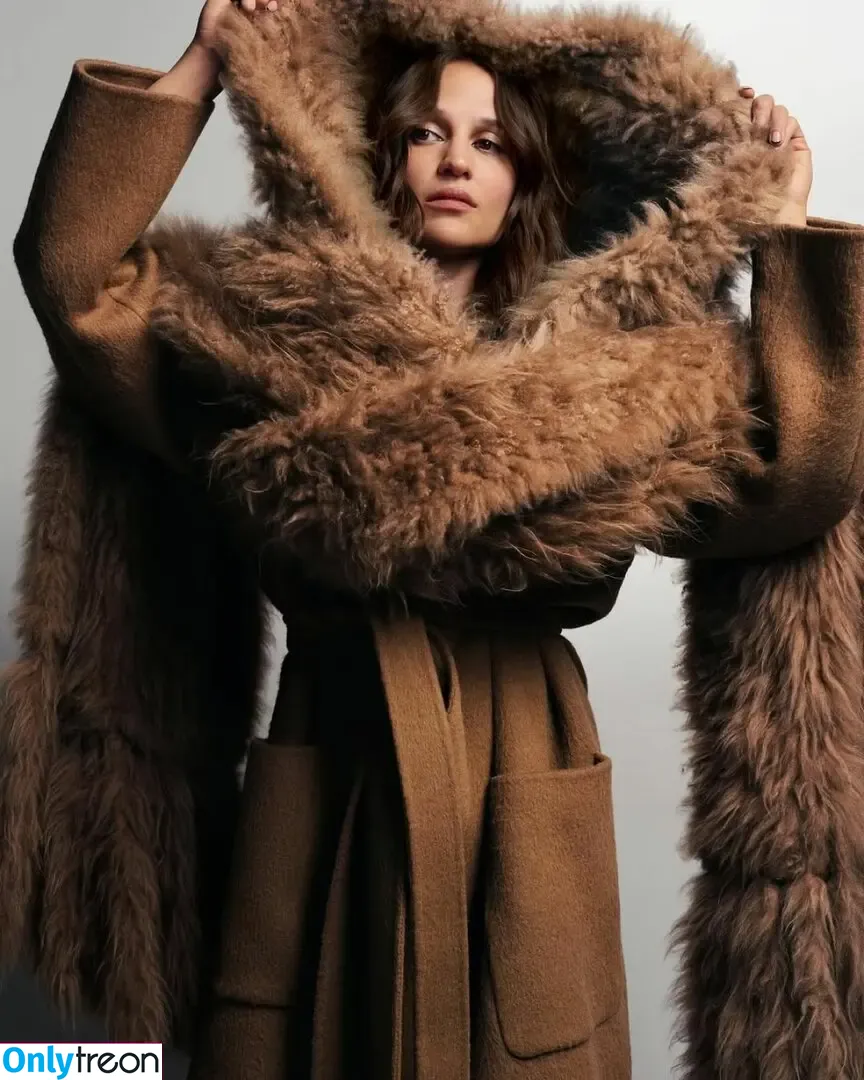 Alicia Vikander голая photo #0631 (aliciavikanderdaily)