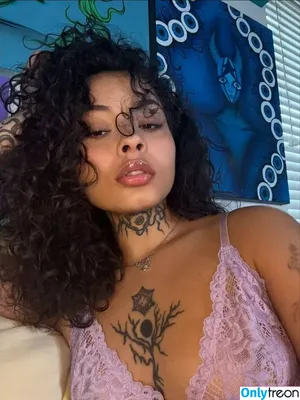 aliengirl0 / alien girl / talyeh_galvez nude photo #0331