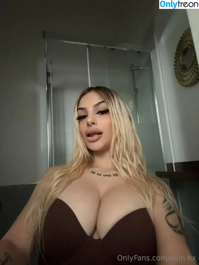 aliih.hx nude photo #0113 (aliih.hx00)