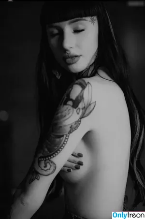 Alina Benson/Alinabnsn / alina.bnsn / alinabnsn nude photo #0043