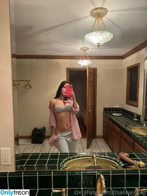 Alina Lopez / itsalinalopez / itsalinalopezofficial nude photo #0166