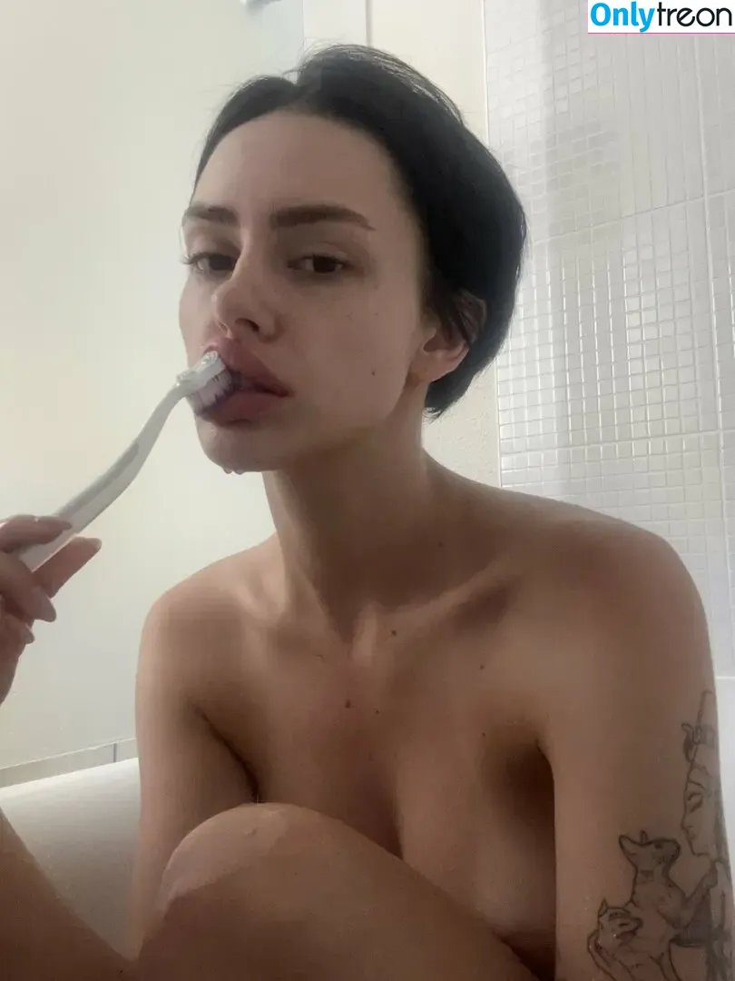 Alina Muronets nude photo #0016 (alinamorettixxx / muronetssss)